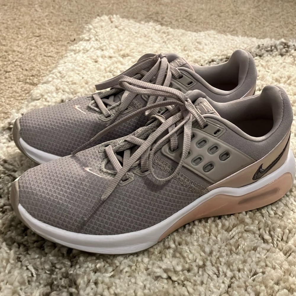EUC Nike Airmax